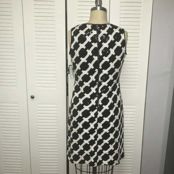 Sequined Sheath Dress​​ - Picture 4 of 7